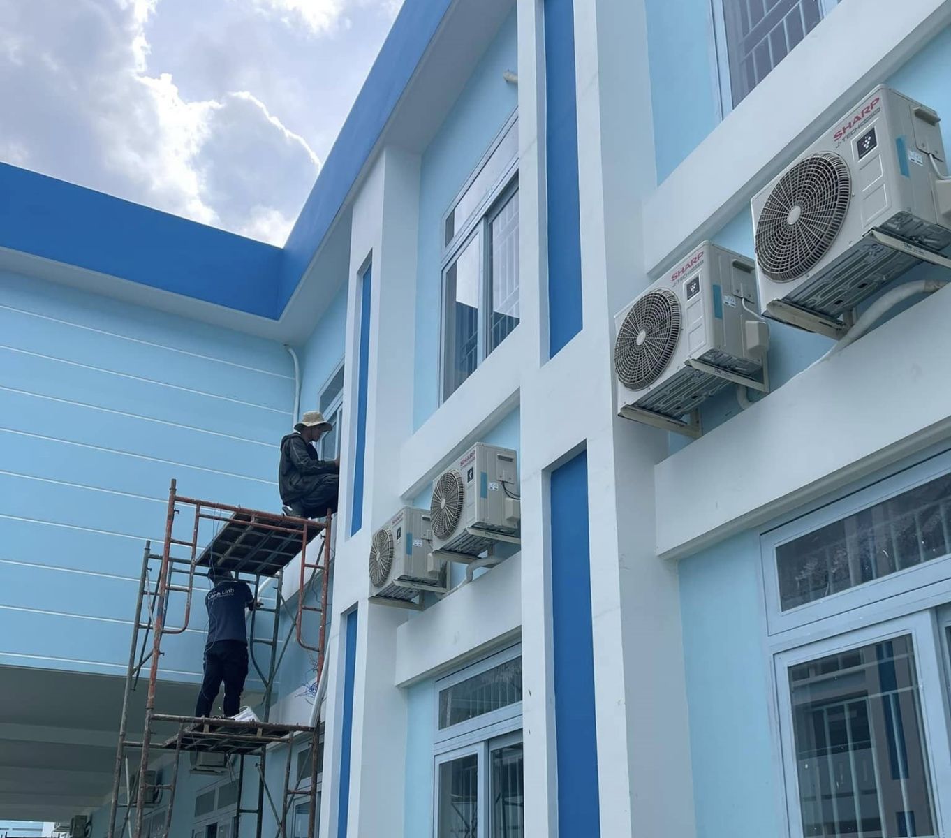 ĐỘI NGŨ THI CÔNG LẮP ĐẶT ĐIỀU HÒA CHO TRƯỜNG HỌC TẠI ĐỒNG NAI
