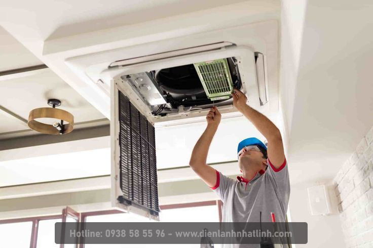 Dịch Vụ Vệ Sinh Máy Lạnh Văn Phòng Tại HCM