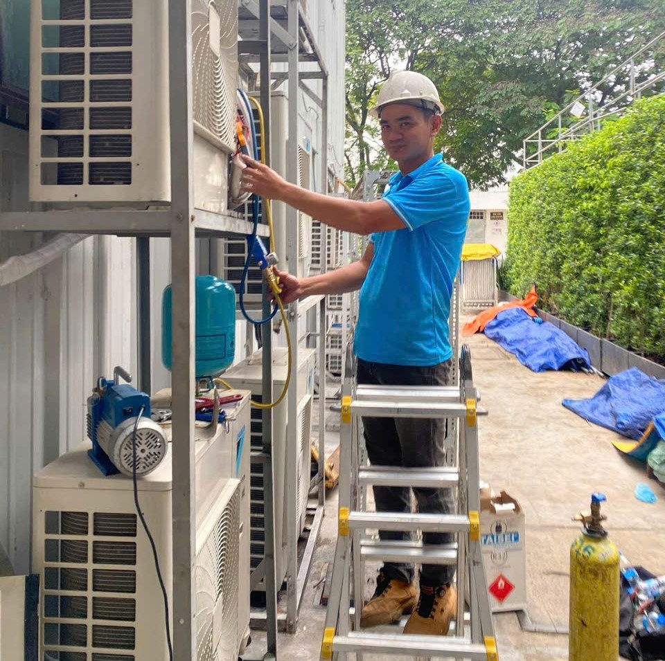 BƠM GAS MÁY LẠNH BAO NHIÊU TIỀN