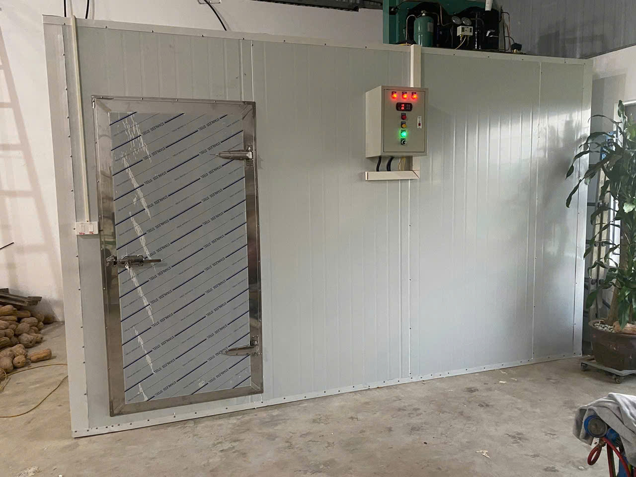 THI CÔNG KHO LẠNH BẢO QUẢN BIA & NƯỚC GIẢI KHÁT GIÁ TỐT TẠI TP.HCM