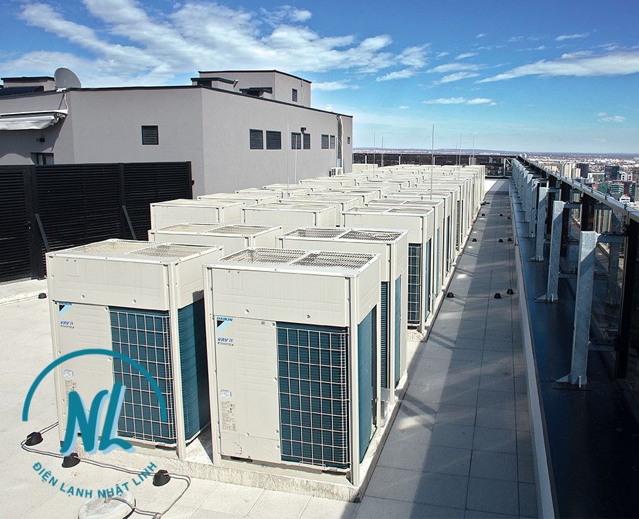 NÊN MUA MÁY LẠNH DAIKIN SkyAir HAY VRV