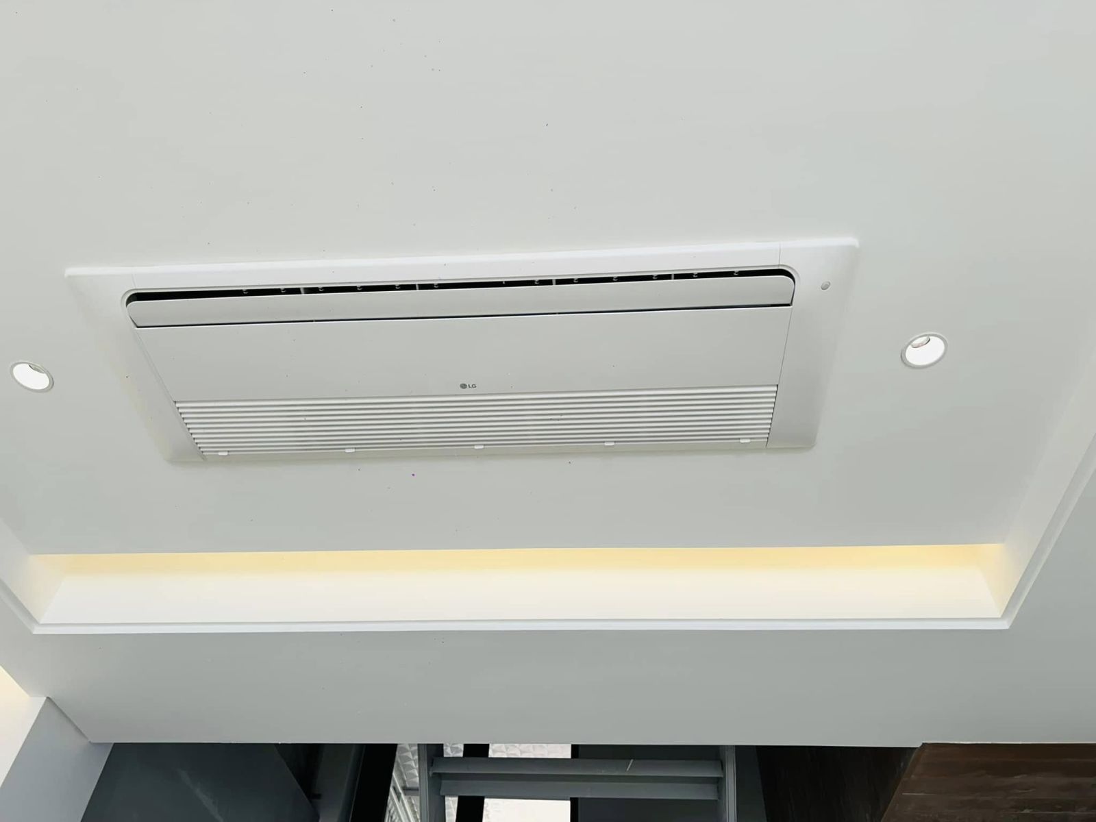 CÁC LOẠI MÁY LẠNH ÂM TRẦN CASSETTE HIỆN NAY